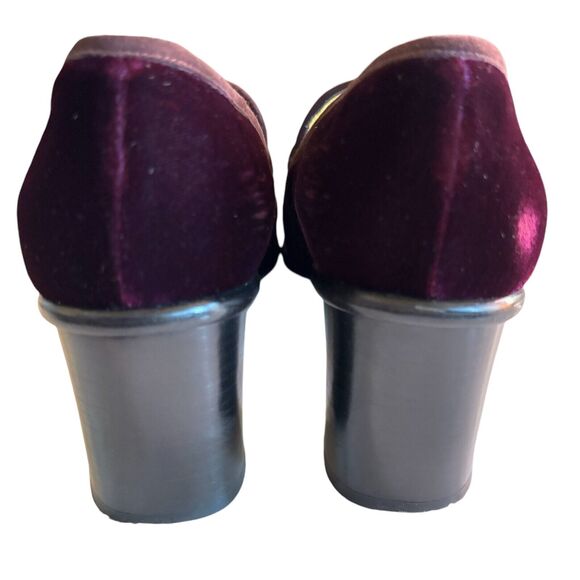 Authentic Fendi Size 36.5 Purple Velvet Heeled Logo Loafers 6.5 - Picture 2 of 9